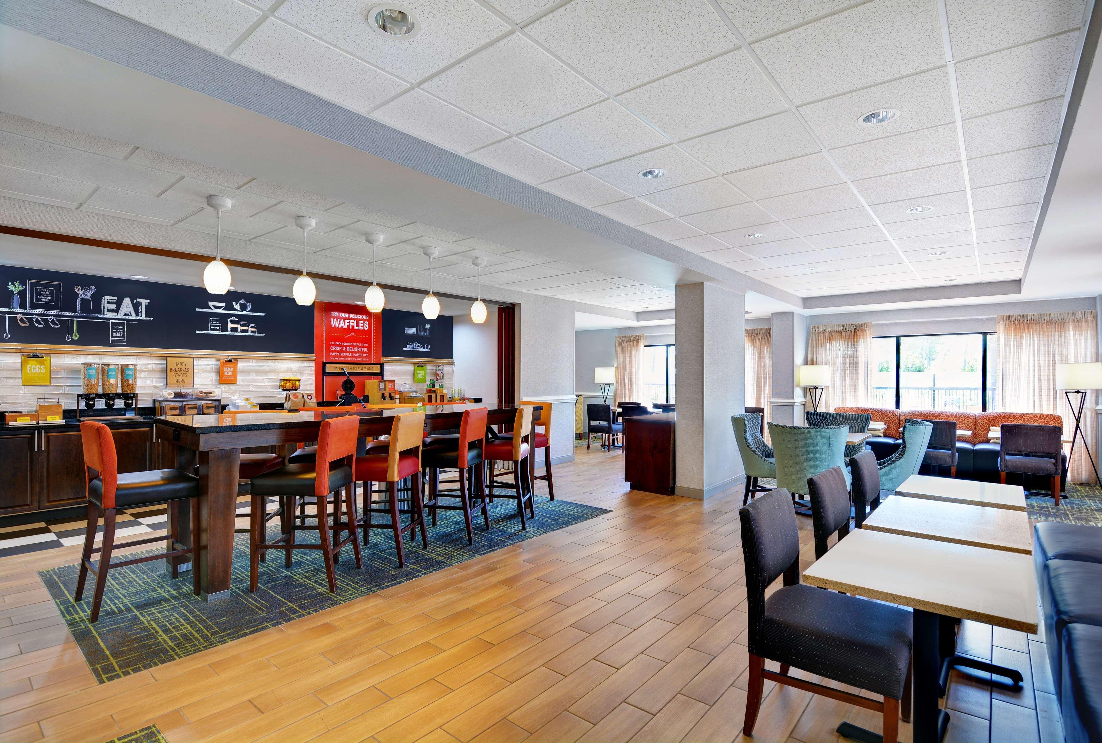 Hampton Inn By Hilton Panama City Beach Upper Grand Lagoon Екстер'єр фото