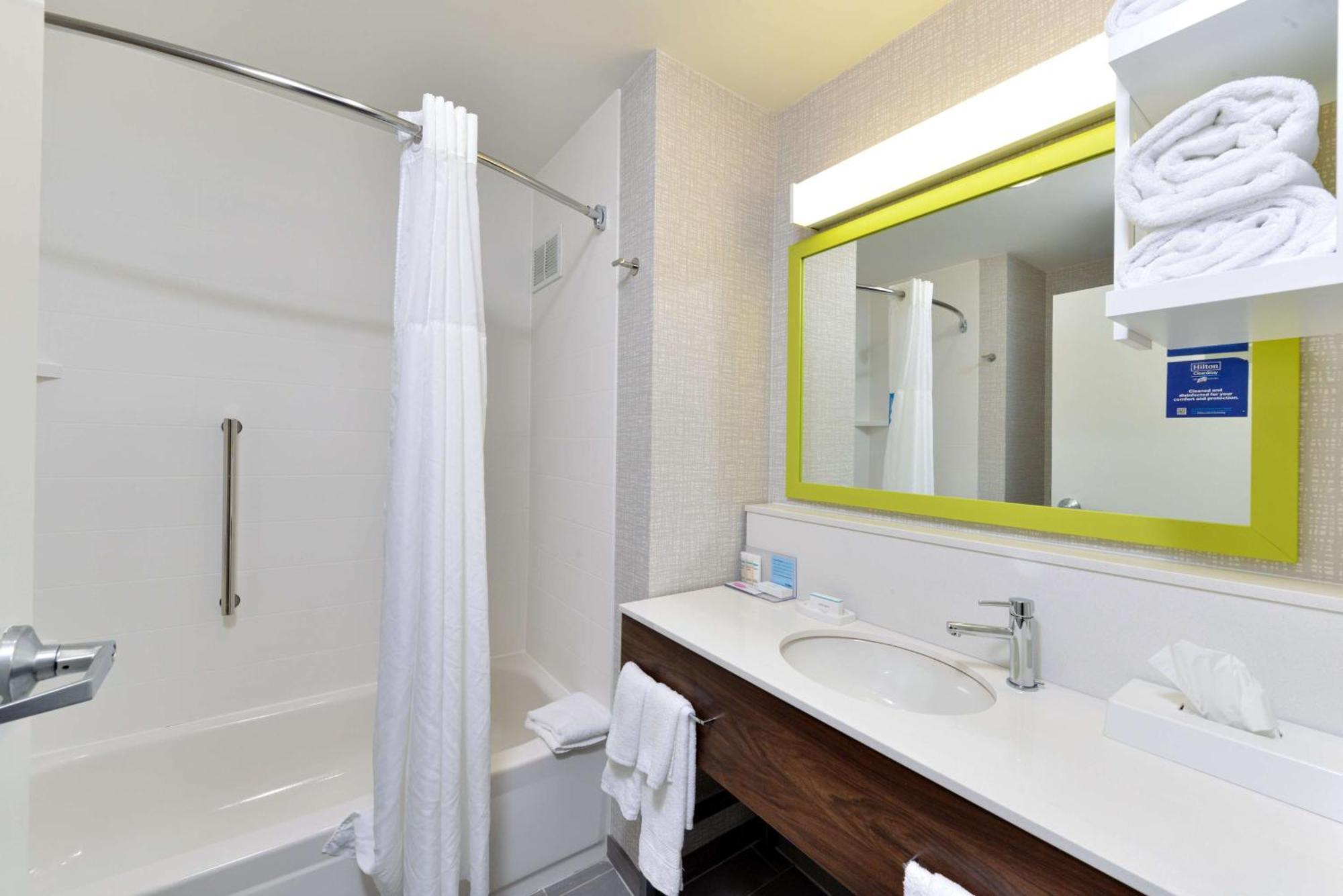 Hampton Inn By Hilton Panama City Beach Upper Grand Lagoon Екстер'єр фото