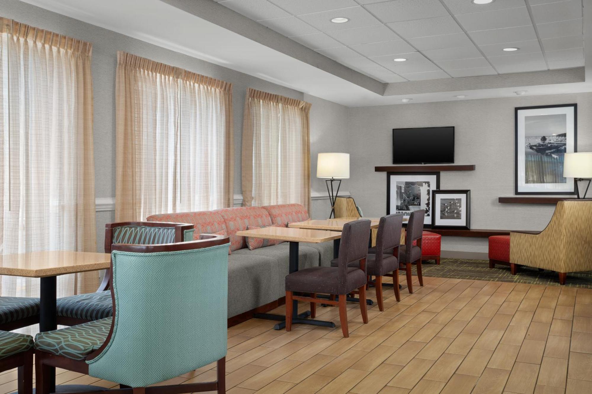 Hampton Inn By Hilton Panama City Beach Upper Grand Lagoon Екстер'єр фото
