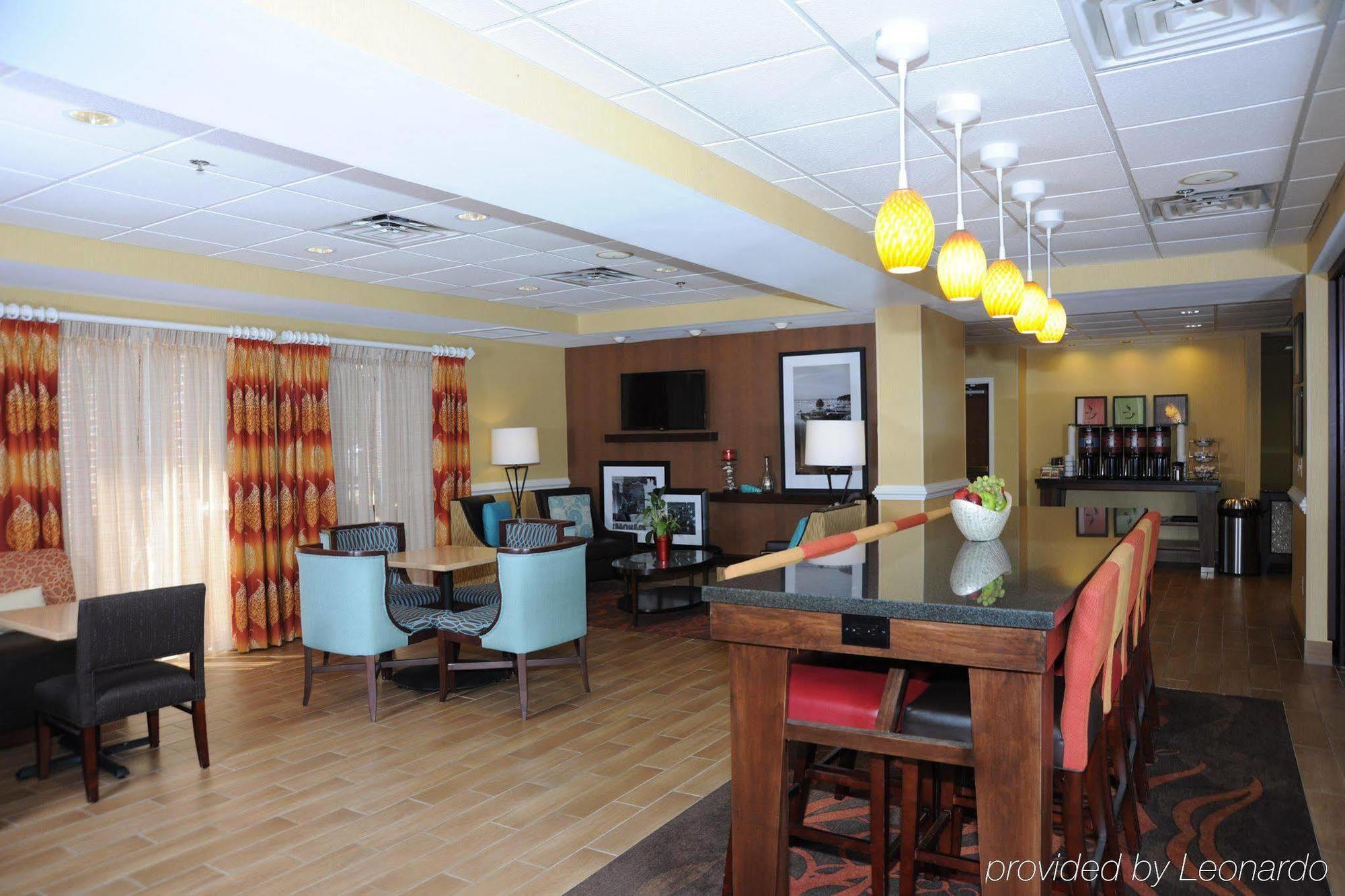 Hampton Inn By Hilton Panama City Beach Upper Grand Lagoon Екстер'єр фото